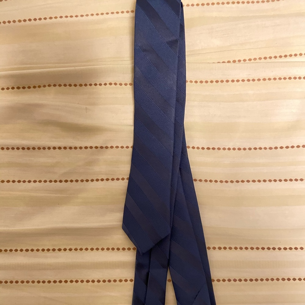 Neck tie